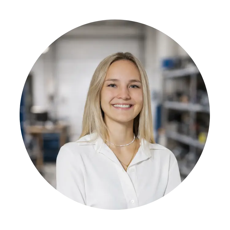 Rundes Portraitfoto von Clara Wawrina, Marketing bei DIAWA